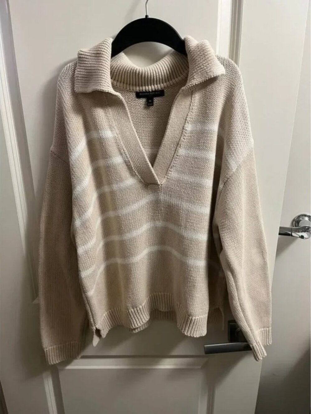 Banana Republic Beige Women Sweater in size M